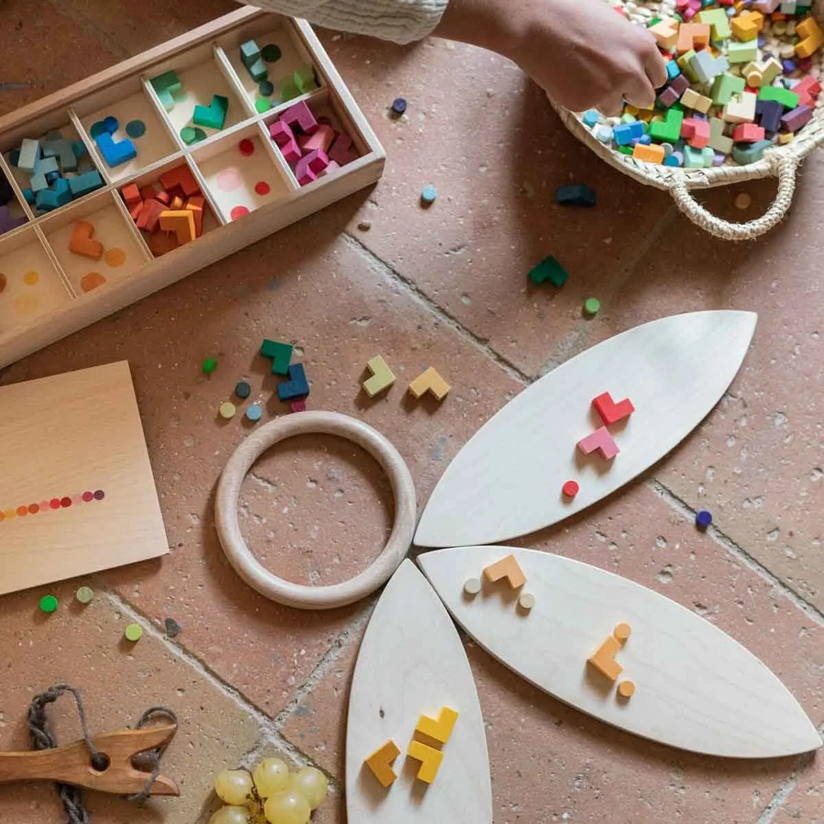 Grapat Mis, Match and Bloom Color Sorting Game