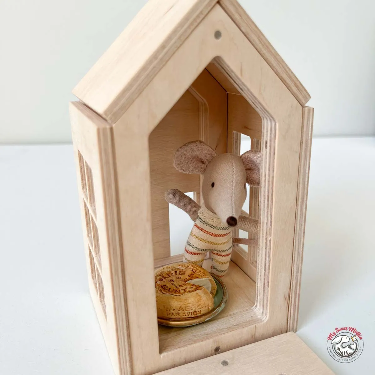 Magnetic Wooden Doll House, Small, Natural