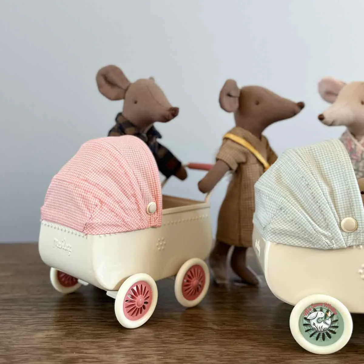 Maileg Mouse size Pram, Cora