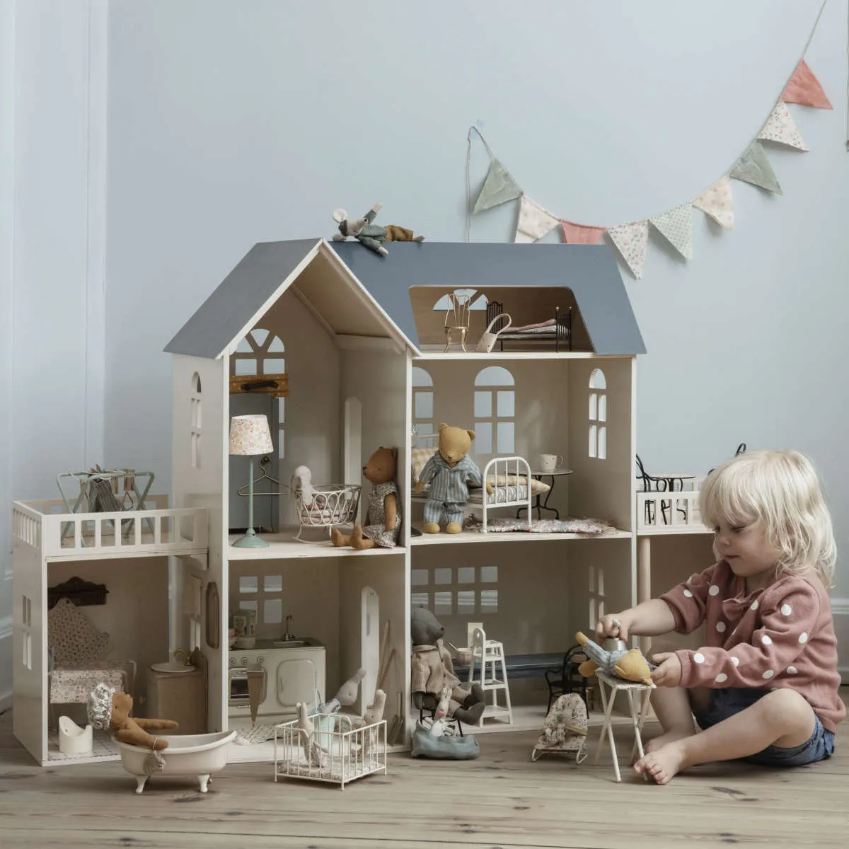 Maileg Vintage Bed for Teddy Junior